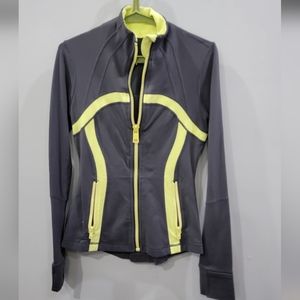 Lululemon define jacket size 4